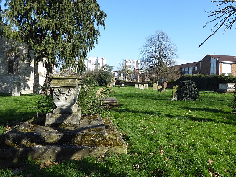 File:All Saints Churchyard, Edmonton - geograph.org.uk - 5314710.jpg