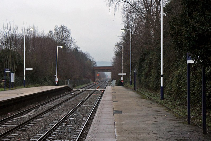 File:Along the eastbound platform, Ince and Elton railway station (geograph 3824354).jpg