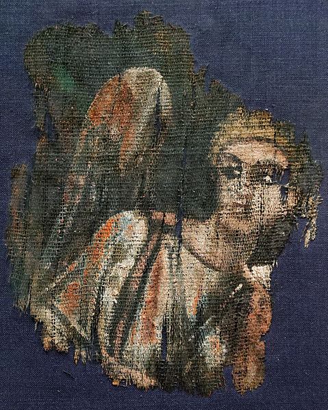 File:Angel Antinopolis Louvre E12600.jpg