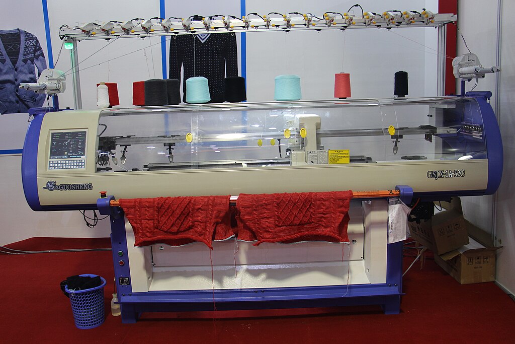 File:Automatic Computerized Flat Knitting Machine 01.jpg - Wikimedia Commons