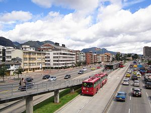 Av. El Dorado - estacion TransMilenio Bogotá.JPG