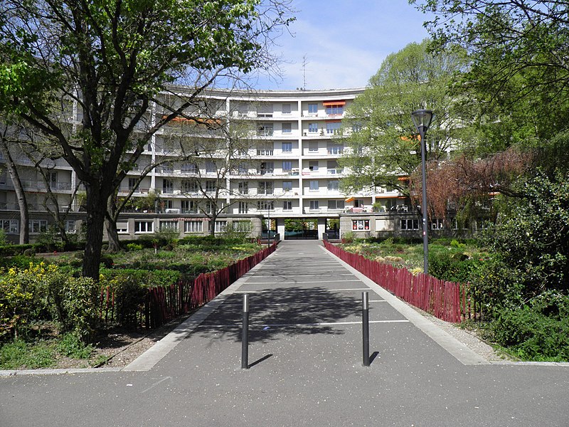 File:Bâtiment annulaire - intérieur (Mulhouse).jpg