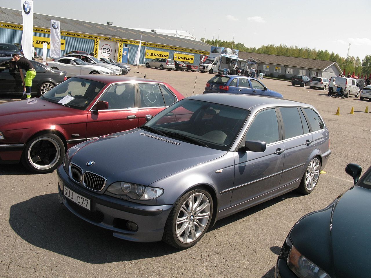 File:BMW 330i Touring M Sport E46 (5711496926).jpg - Wikimedia Commons
