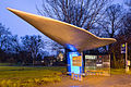 Deutsch: Bushaltestelle Maschsee / Sprengel Museum, von Heike Mühlhaus gestaltet im Rahmen des Kunstprojektes BUSSTOPS, am Kurt-Schwitters-Platz im Stadtteil Mitte von Hannover. English: Bus station Maschsee / Sprengel Museum, designed by Heike Muehlhaus as part of the BUSSTOPS art project. The station is located at Kurt-Schwitters-Platz in Mitte quarter of Hannover, Germany.