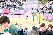 Deutsch: Beachhandball bei den Olympischen Jugendspielen 2018; Tag 6, 12. Oktober 2018; Mädchen, Hauptrundenspiel – Ungarn-Niederlande 2:1 English: Beach handball at the 2018 Summer Youth Olympics at 12 October 2018 – Girls Main Round – Hungary-Netherlands 2:1