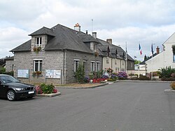 Beaucé - mairie.jpg