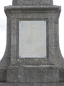 La plaque actuelle gravée sur l'obélisque du pont.