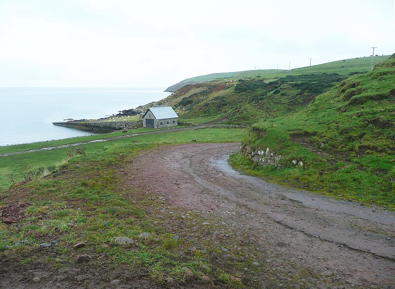 File:Boathouse and quay, East Tarbet - geograph.org.uk - 5584775.jpg