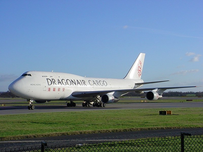 File:Boeing 747-312(SF), Dragonair Cargo JP225561.jpg