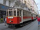 Triebwagen 52 der Brünner Straßenbahn von 1912, bereits mit geschlossenen Plattformen. Elektrik von AEG.