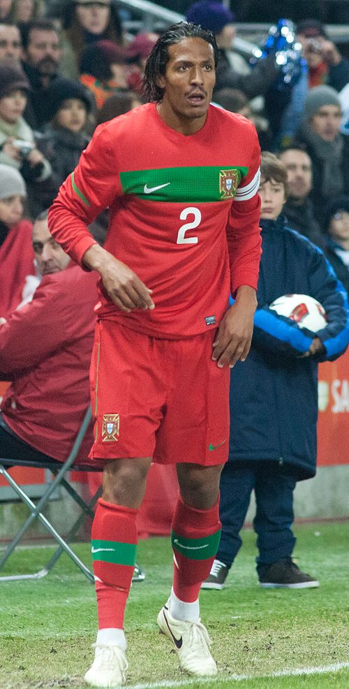 Alves playing for Portugal in 2011