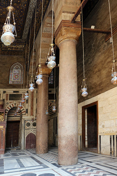 ملف:Cairo, madrasa del sultano barquq, interno, moschea 01.JPG