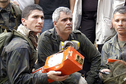 Brazilian Air Force personnel recover the flight data recorder of Gol Transportes Aéreos Flight 1907, which crashed on September 29, 2006.