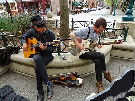 Street musicians on Pacific Avenue.