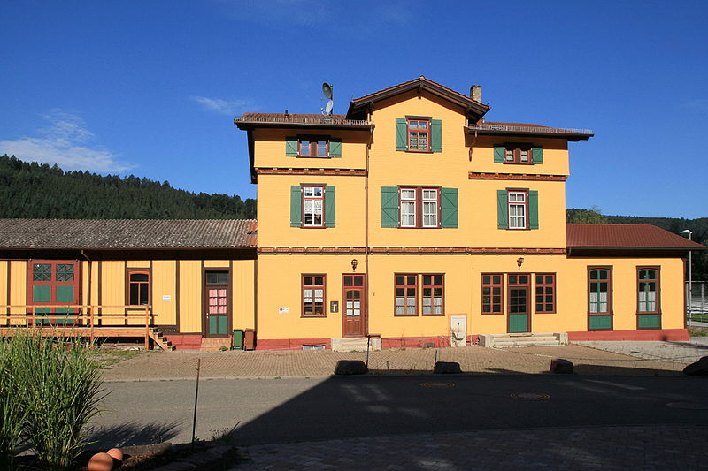 File:Calw Hirsau - Am Tälesbach - Bahnhof Hirsau 07 ies.jpg