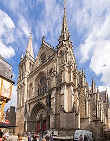 Façade de la cathédrale Saint-Pierre de Vannes.