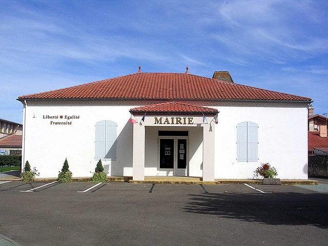 File:Cauna mairie.JPG