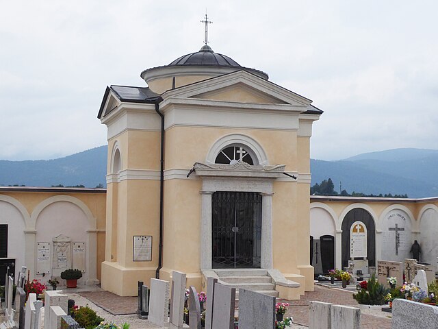 File:Cavareno, cappella dell'Addolorata 02.jpg - Wikipedia