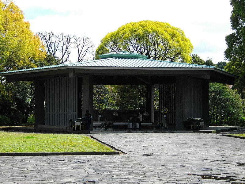 File:Chidorigafuchi National Cemetery1.JPG