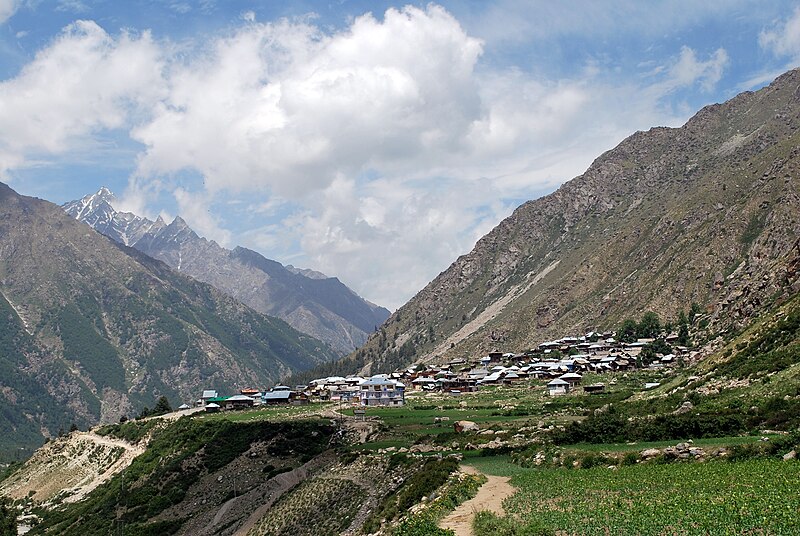 File:Chitkul village.JPG