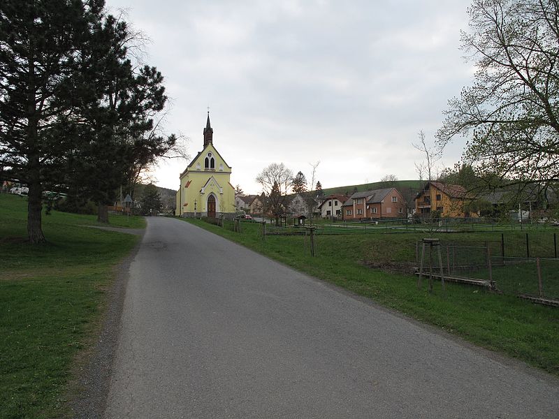 File:Chodská Lhota, kostel sv. Václava IV.jpg