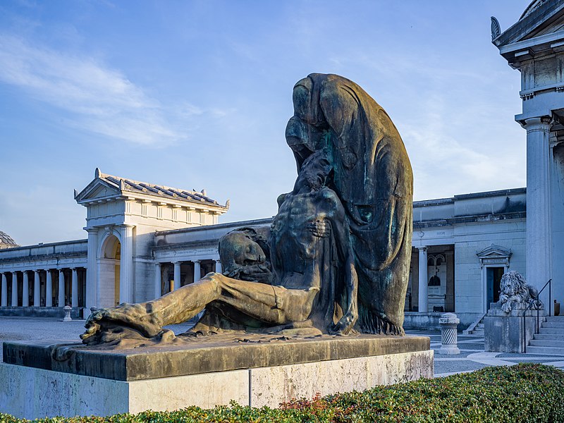 File:Cimitero monumentale Vantiniano gruppo Pietà di Ermenegildo Luppi lato Ovest Brescia.jpg