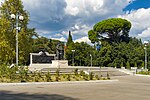 Миниатюра для Файл:Crimea. Livadia Palace. Monument of Alexander III P9120665 2600.jpg