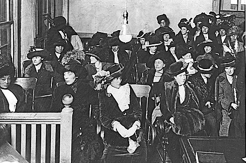 A crowd of women registering for jury duty in Portland, Oregon (1912)