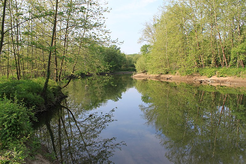 File:Cuyahoga River 2009.jpg