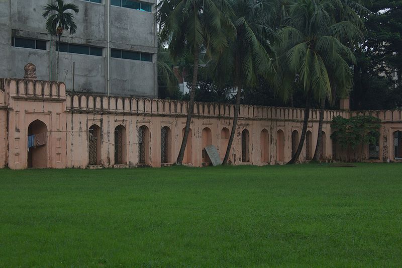 File:Dhanmondi Shahi Eidgah 22.jpg