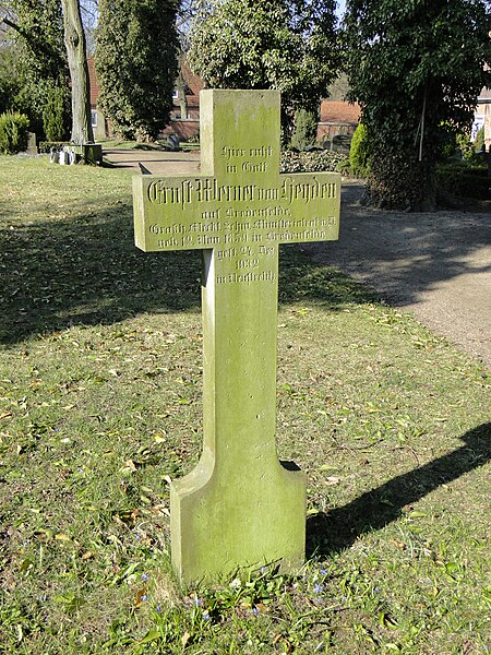 File:Dobbertin Klosterfriedhof Grabstein Ernst Werner von Heyden 2012-03-23 037.JPG