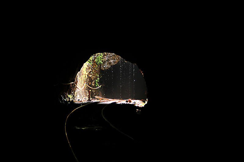 File:Dudhsagar FallsTunnel.jpg