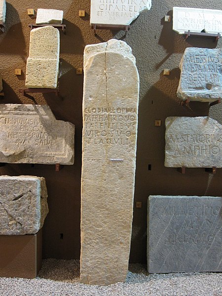 File:Epigrafía Romana Museo Arqueológico Municipal de Cartagena.jpg