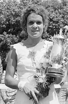 Tennis No. 1 Evonne Goolagong was 1971 Australian of the Year Evonne Goolagong 1971.jpg