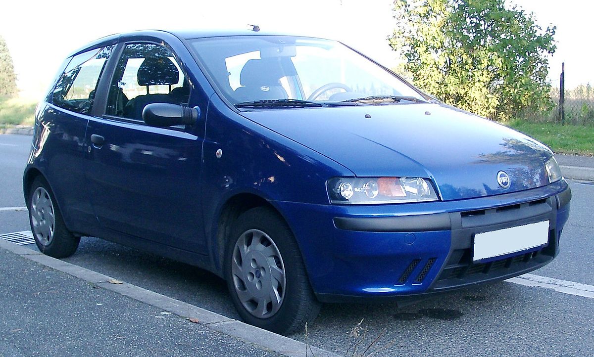File:Fiat Punto 2 front 20071006.jpg - Wikimedia Commons