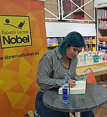 Elisabet Benavent publica nueva obra: No hay géneros literarios de  segunda - Vivir Ediciones