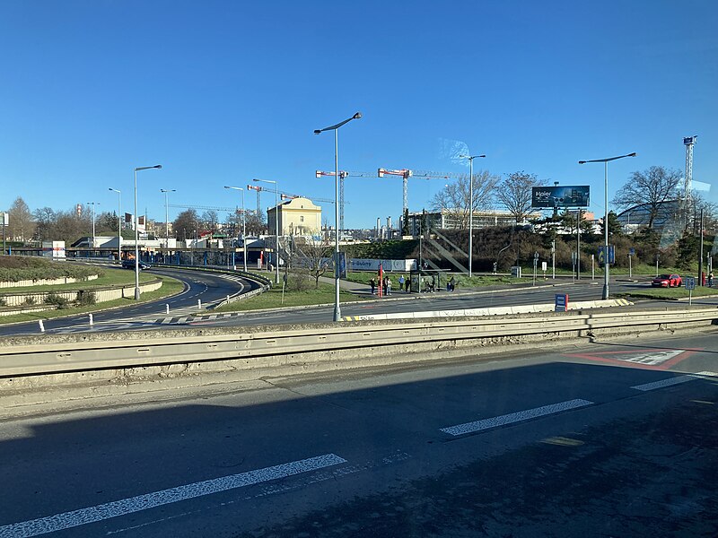 File:Foceno během jízdy autobusu MHD IMG 2776.JPG