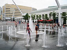 Fontaine Place des Festivals 06.JPG