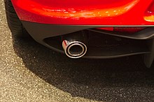 Geneva MotorShow 2013 - Alfa-Romeo 4C red exhaust pipe.jpg