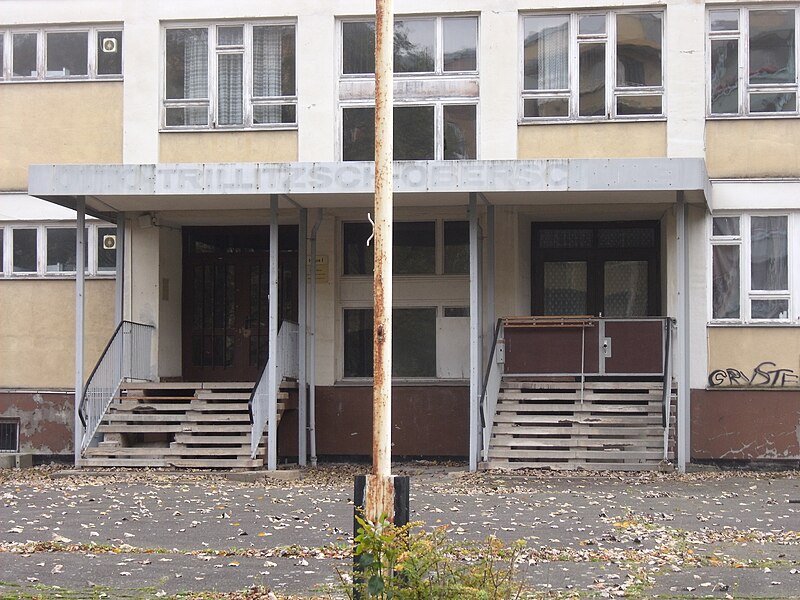 File:Gera Lusan 2010 Schulgebäude Zeulenrodaer Straße 5.jpg