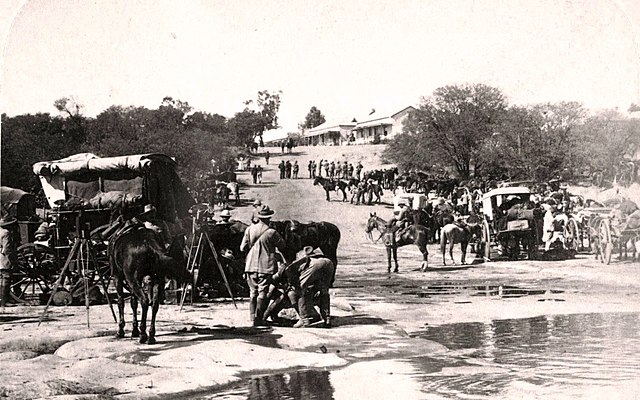 Correspondents await the arrival of Lord Roberts during the Second Boer War, 1901