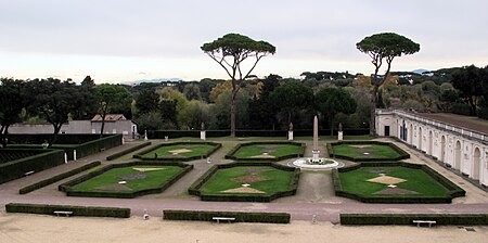 Tập_tin:Giardini_di_villa_medici,_piazzale_05.JPG