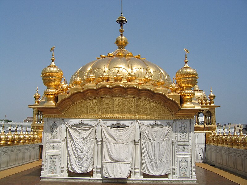 File:Golden Temple 2004 07 12.JPG