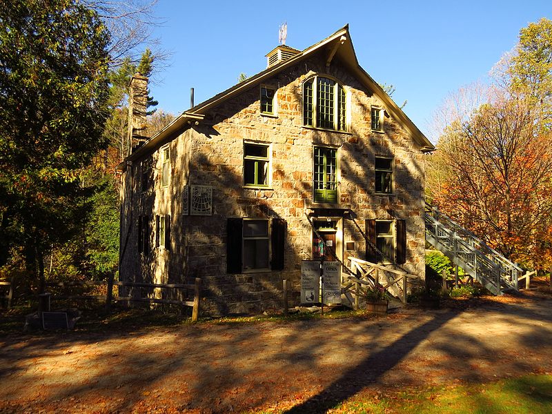 File:Grist Mill at Mill of Kintail.jpg