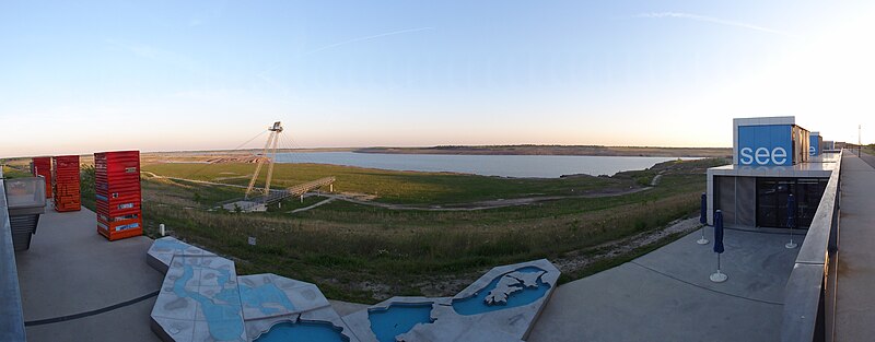 File:Großräschen IBA-Terrassen Seebrücke 2011.jpg