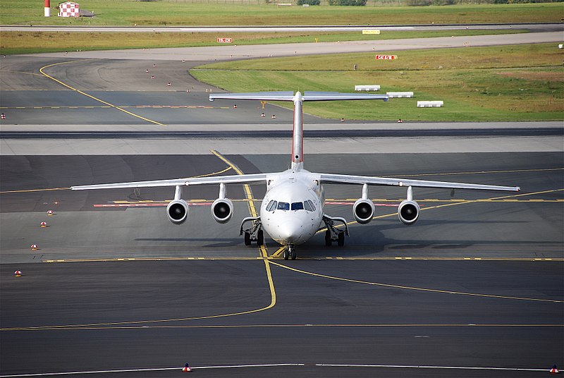 File:HB-IXN@DUS,13.10.2009-558ko - Flickr - Aero Icarus.jpg