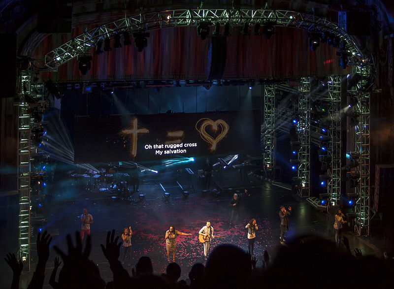 File:Hillsong London Easter special 2013 - 2.jpg