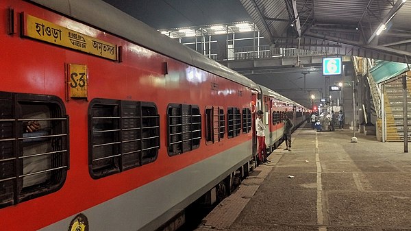 A train passing through Saharanpur Railway Station