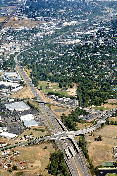 File:I-5 Exit 27, south Medford interchange (51125688959).jpg