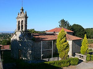 Igrexa de Santa María de Oirós, Vila de Cruces.JPG
